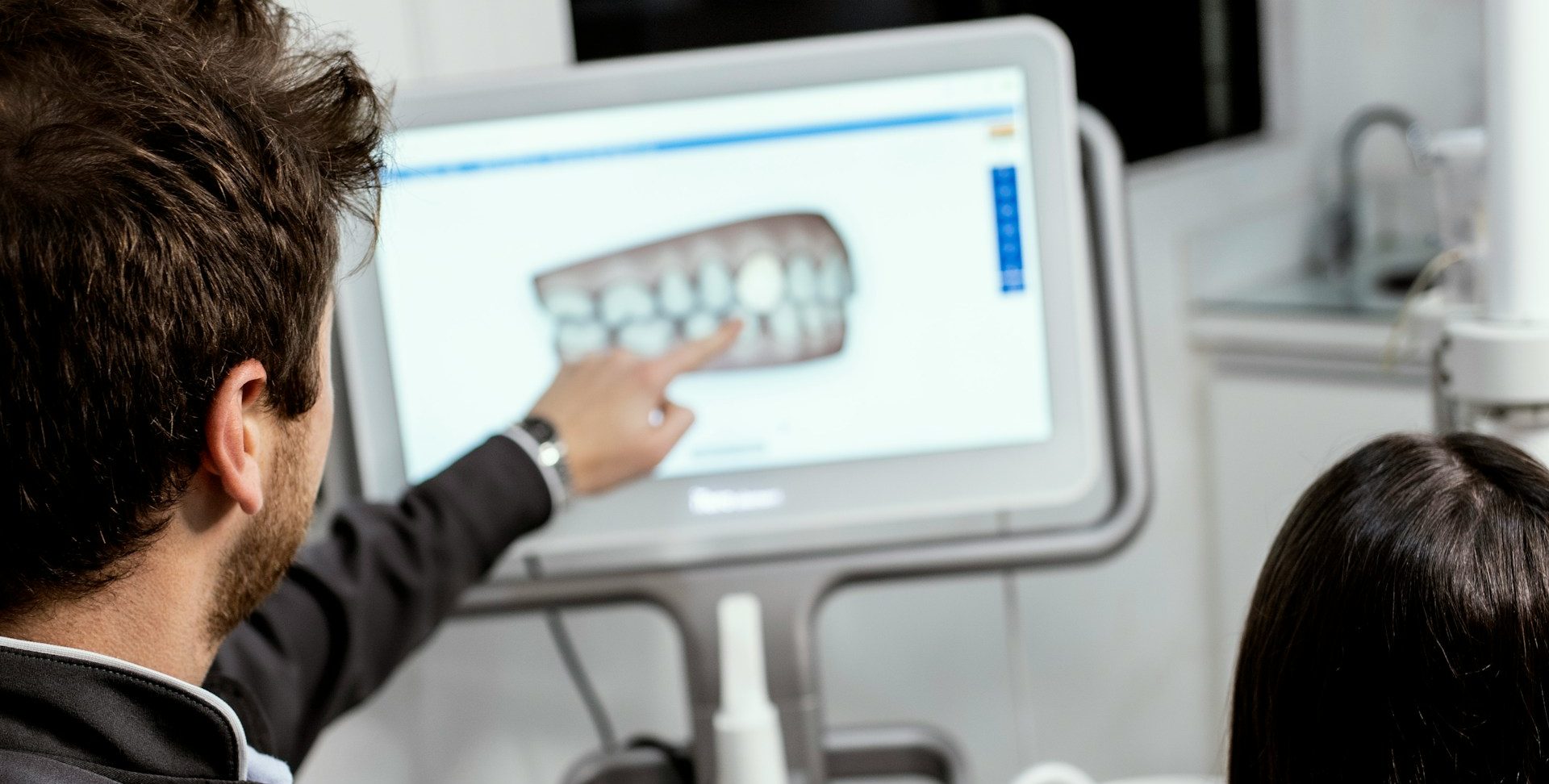 Dental Assistant vs Dental Hygienist 4 Future Trends in Dental Assisting and Hygiene