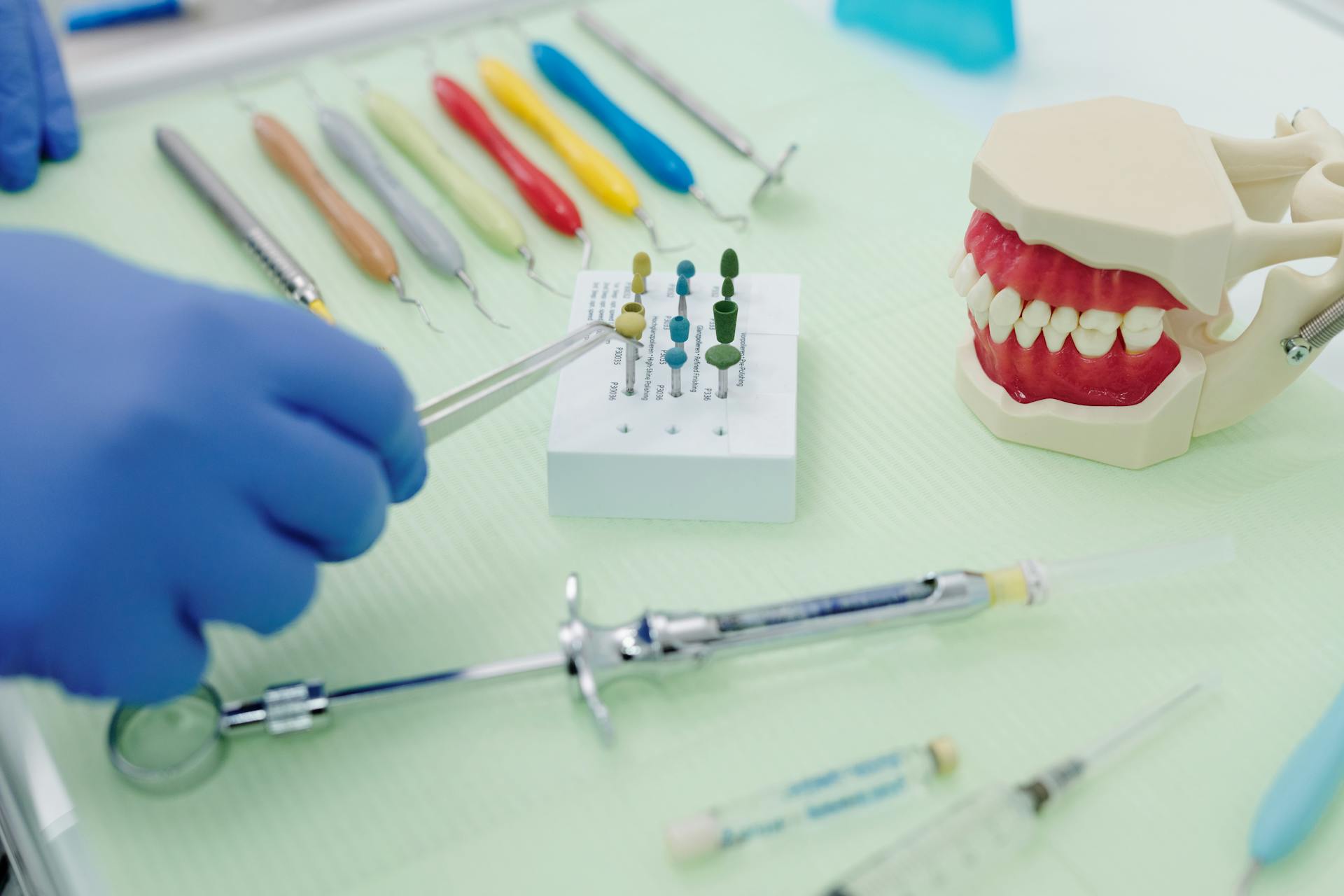 Dental Assistant Salary in Canada: Understanding Compensation in 2026 1 How much do dental assistants make