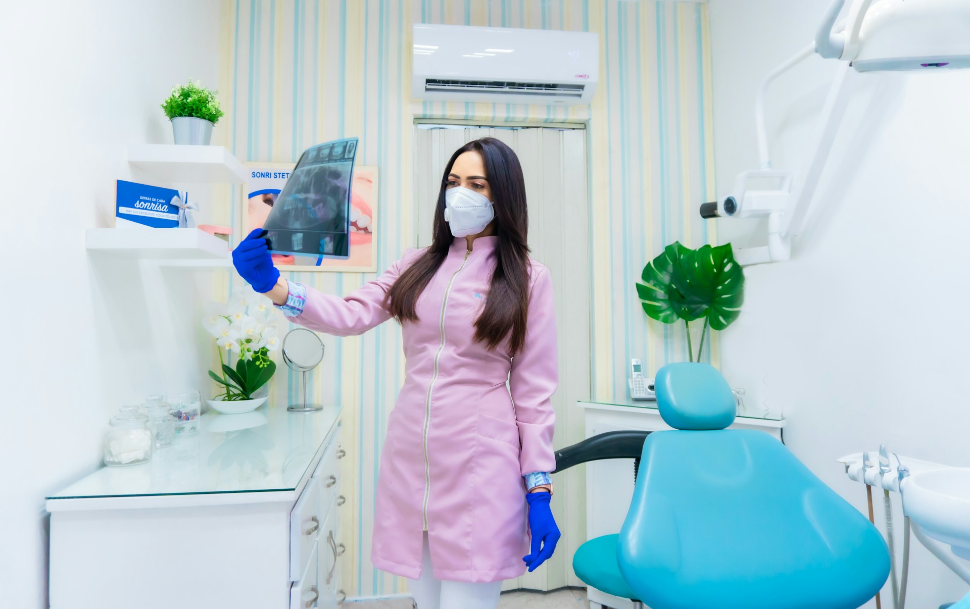 What Does a Dental Assistant Do? Job Overview 5 Work Environment and Conditions