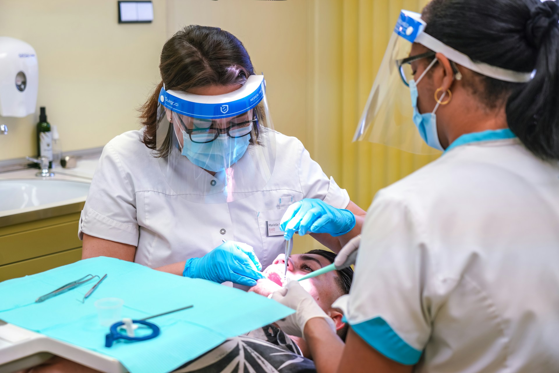 Primary Responsibilities of a Dental Assistant