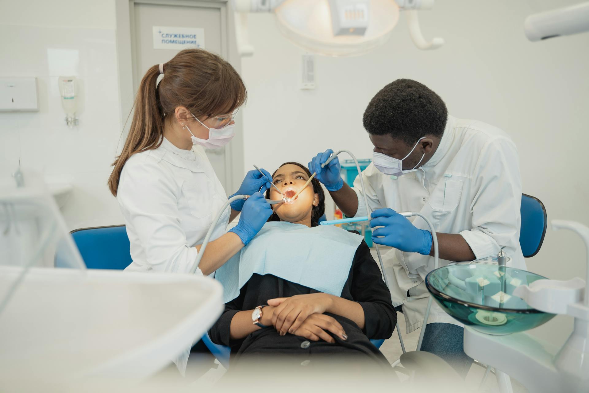 What Does a Dental Assistant Do